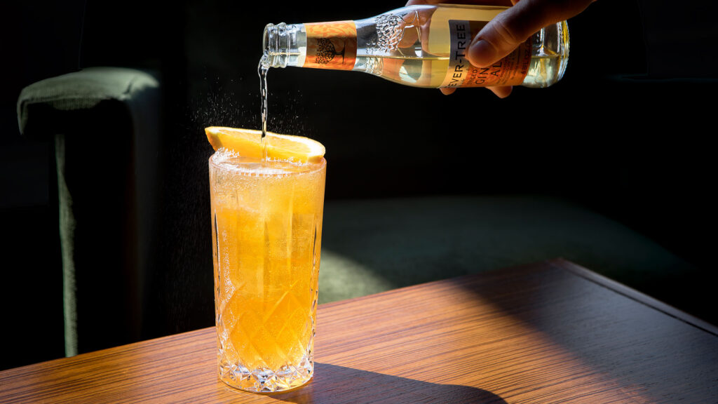 Photo by https://punchdrink.com/articles/not-your-average-moscow-mule-buck-ginger-ale-cocktail-recipe/